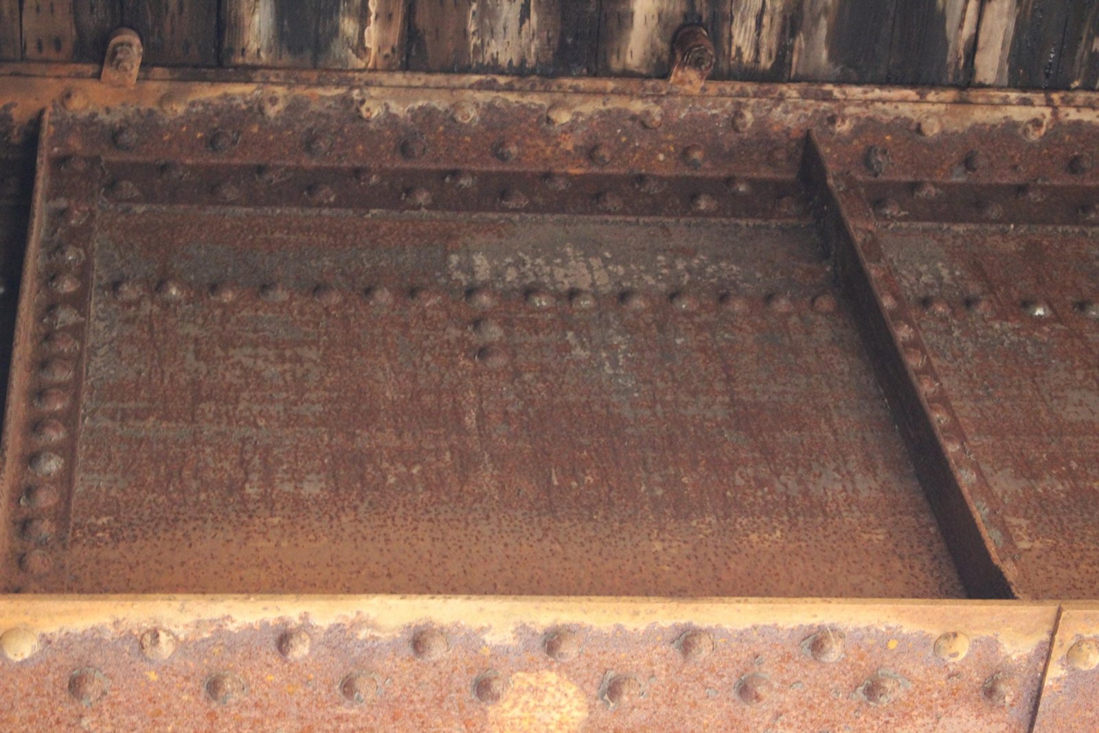Girder detail, south track